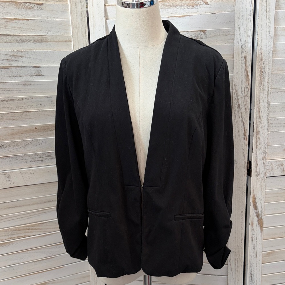 Dress Barn Waist Length 3/4 Sleeve Blazer